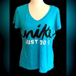 Nike Slim Fit turquoise aqua blue Tshirt size large short sleeve V neck cotton